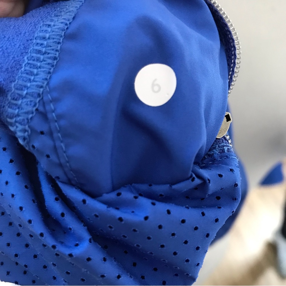 Lululemon Run Record Breaker Jacket in Blue Size 6 Lightweight Coat - Picture 6 of 9